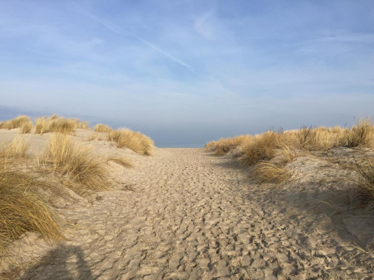 Ankerplatz Warnemuende - Direkte Strandnaehe Mit Leuchtturmblick Rostock Esterno foto